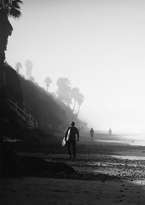 Surfers Walk BW